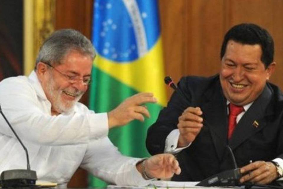 Chávez e Lula assinam 27 acordos de cooperação