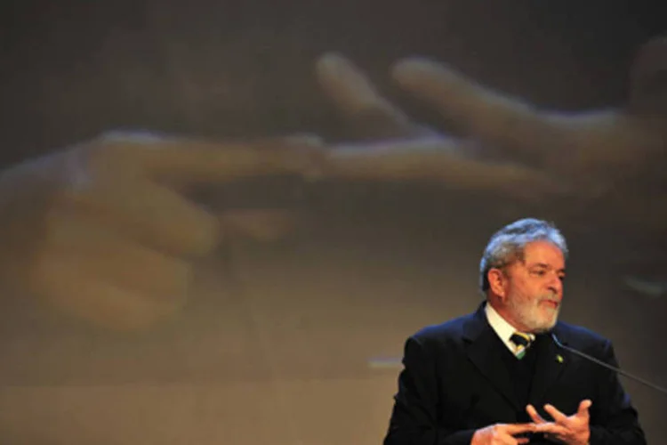 Lula: "A médio prazo, [a extração de petróleo da camada pré-sal] significa a consolidação da independência do Brasil, do crescimento econômico do Brasil" (Marcello Casal Jr/ABr)