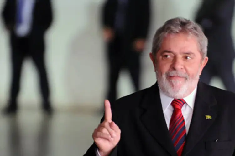 O presidente Lula disse que a boa situação econômica vivida pelo Brasil está causando embaraço na oposição.  (.)