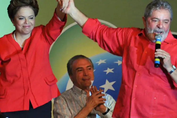 O presidente Lula em comício com a candidata do PT à Presidência, Dilma Rousseff (Arquivo/ABr)