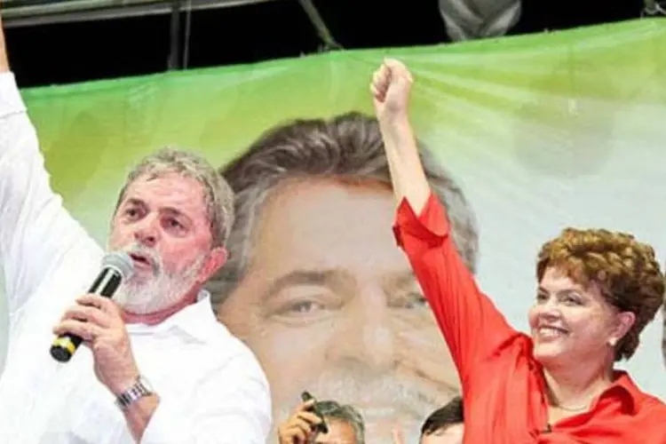Dilma e Lula: campanha vai esquercer o Nordeste e mirar no Sul e Sudeste