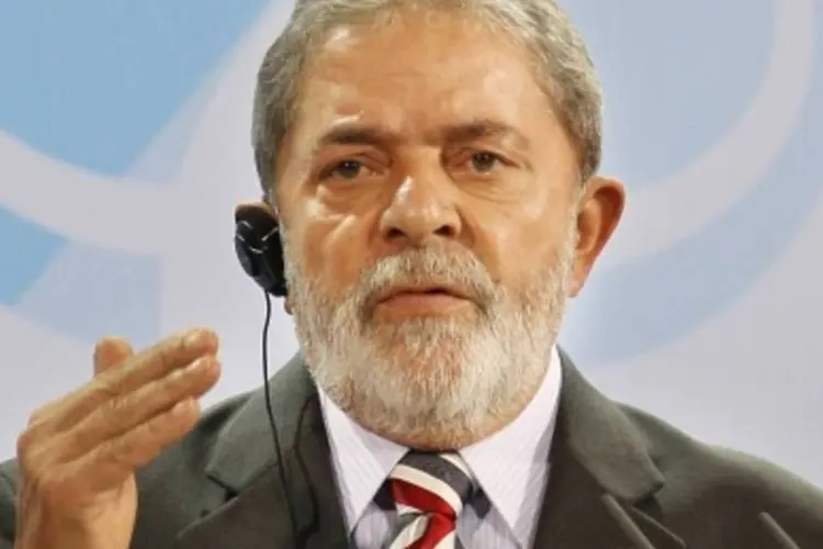 Presidente brasileiro, Luiz Inácio Lula da Silva, diz que irá colaborar com fundo climática (.)