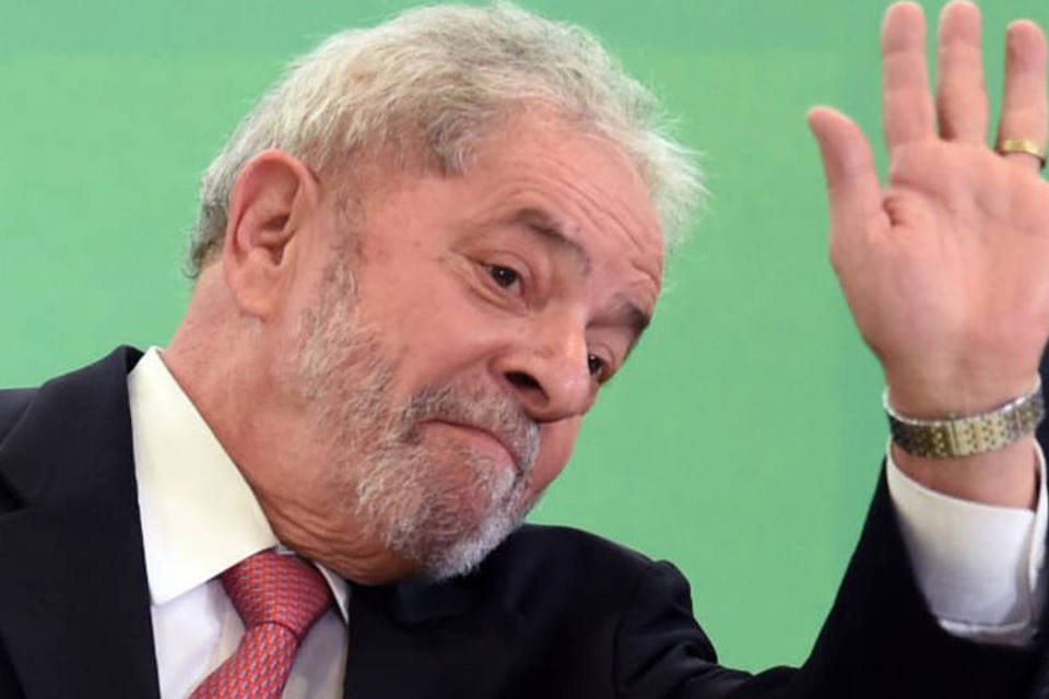 Após grampo, popularidade de Lula  vai por água abaixo