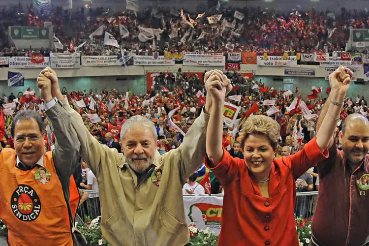 
	Dilma Rousseff e o ex-presidente Lula durante ato com sindicalistas, em S&atilde;o Paulo
 (Ricardo Stuckert/Instituto Lula)