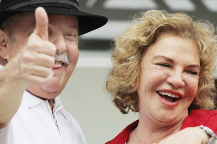 
	Lula e Marisa: &quot;Estou na casa daquela acumuladora chamada Marisa Let&iacute;cia&quot;, diz o irm&atilde;o do &quot;dono&quot; oficial do s&iacute;tio em Atibaia
 (Rahel Patrasso / AFP)