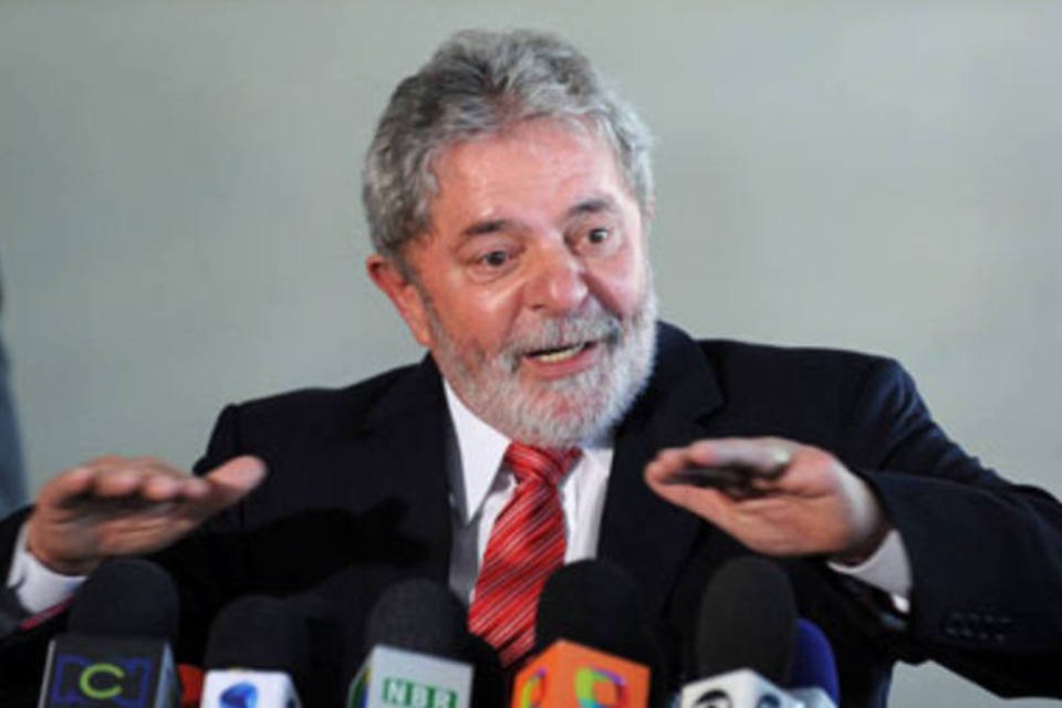 De folga, Lula visita Tuma em hospital