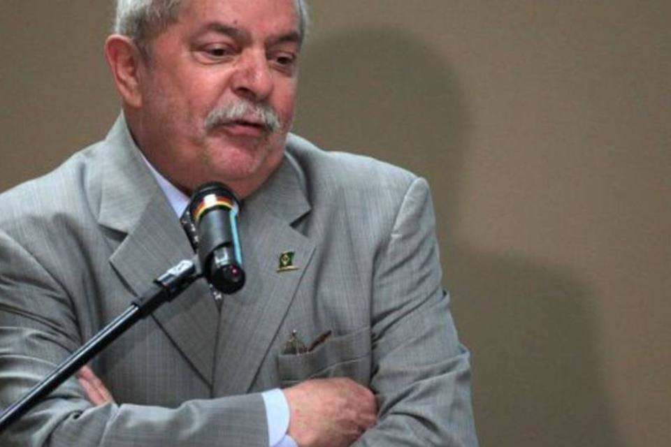 Lula assiste a documentário sobre seu governo