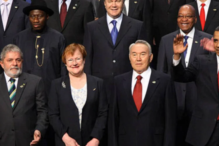 Lula posa para foto oficial com participantes da Cúpula de Segurança Nuclear, em Washington (.)