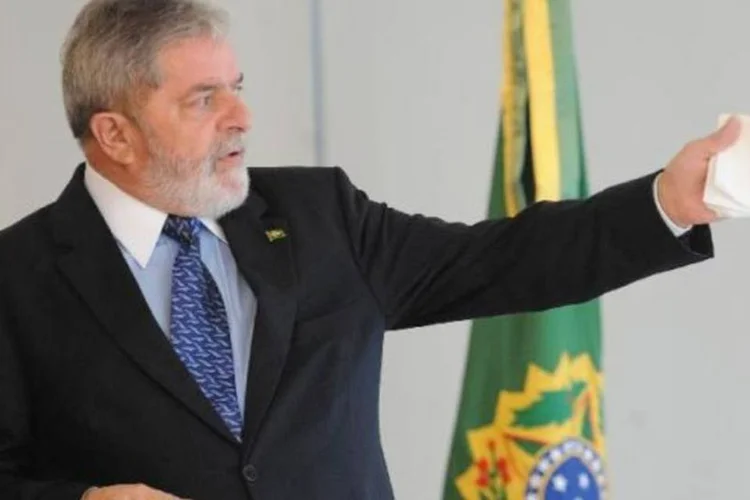 Lula: "É preciso mudar o conceito: dar dinheiro aos pobres é considerado como uma despesa, e aos ricos como um investimento. Dar aos pobres também é um investimento" (Fabio Rodrigues Pozzebom/ABr)