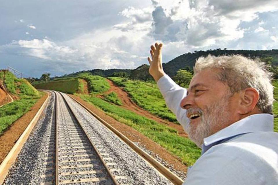 Dilma inaugura obra que Lula prometeu para 2010