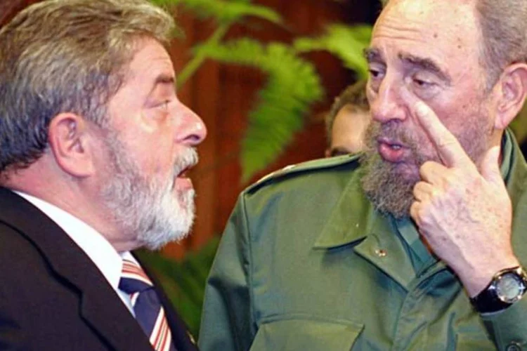 Lula e Fidel Castro: segundo o WikiLeaks, Brasil também aponta para colapso em Cuba (Antonio Milena/Agência Brasil)