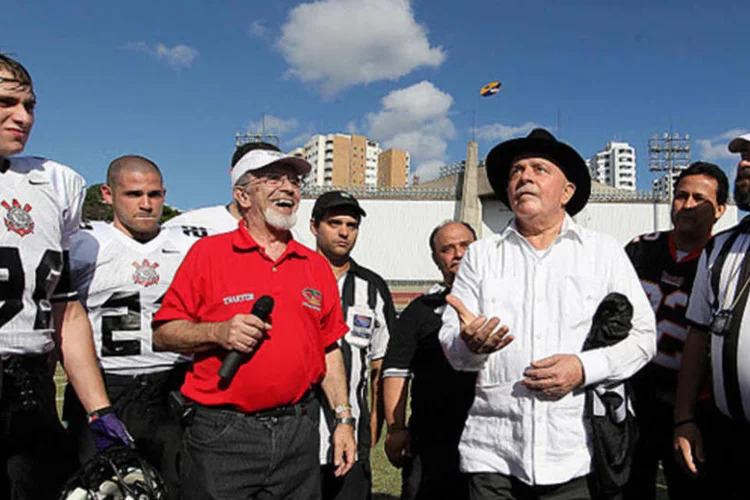 Com a cabeça raspada e sem a barba desde o mês passado, Lula foi ontem (11) ao Estádio do Ibirapuera para acompanhar a disputa final do torneio TouchDown de futebol americano (Ricardo Stuckert/Instituto Lula)