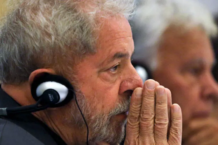 Os ex-presidente Luiz Inácio Lula da Silva (E) e o ex-presidente do governo da Espanha, Felipe González (Paulo Whitaker/Reuters)