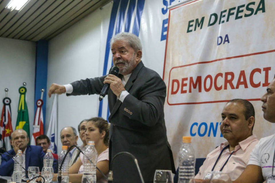 Motivações do impeachment são ódio e preconceito, diz Lula