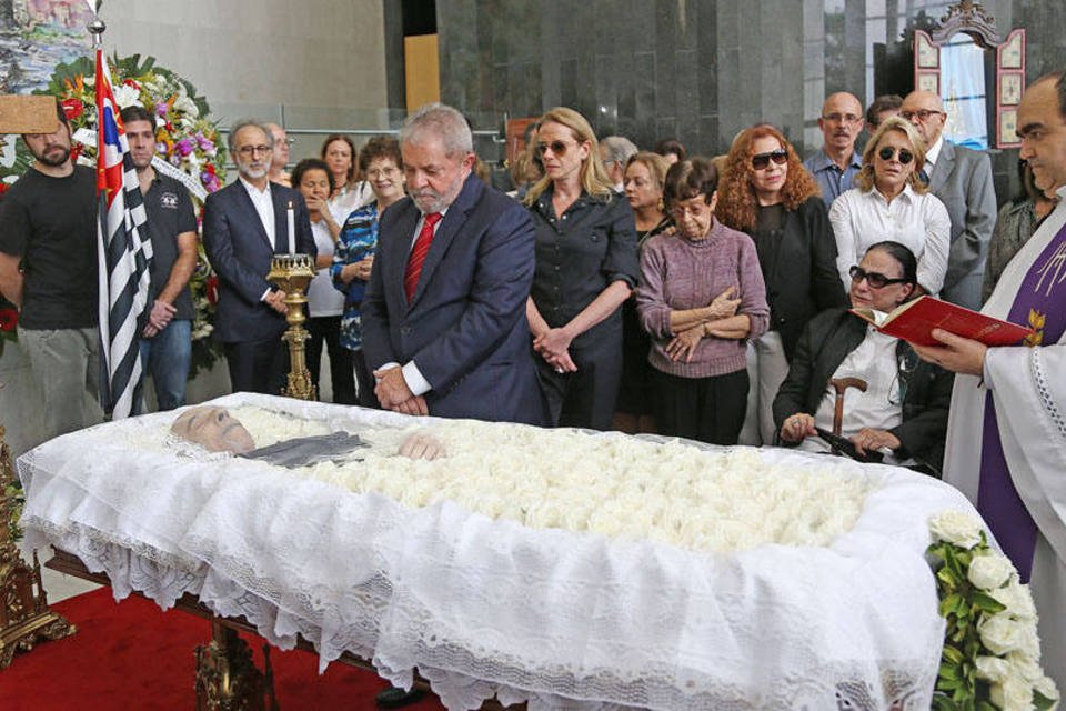 Lula adia viagem ao Uruguai por morte de Thomaz Bastos