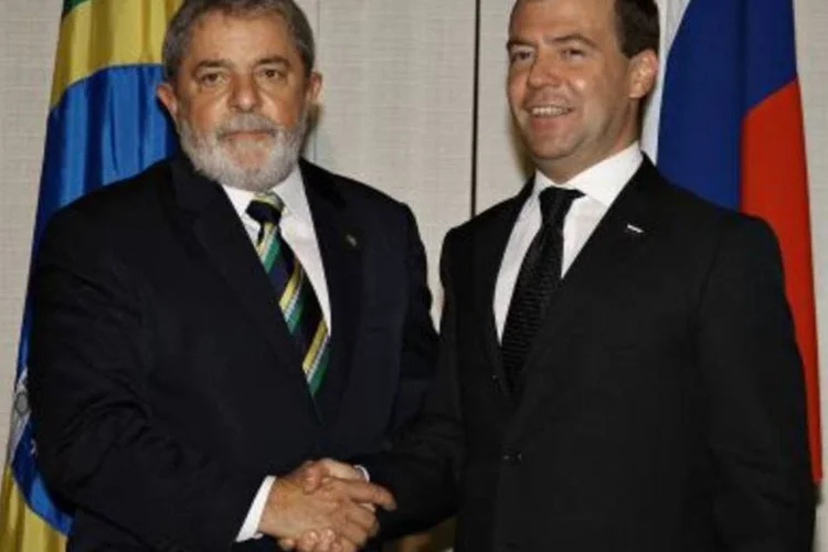 Aperto de mãos: Lula encontra-se com o presidente da Rússia, Dmitri Medvedev, para recuperar os bons tempos das relações comerciais com o gigante europeu (.)