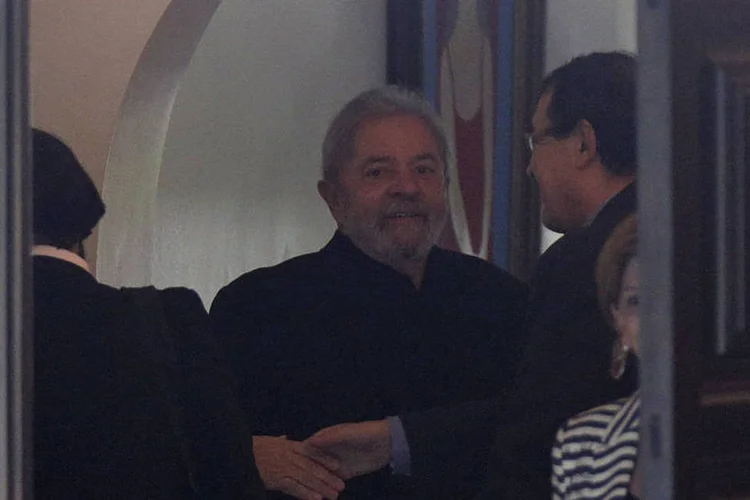 
	Lula: no encontro, Lula deve pedir o apoio dos parlamentares para que o Congresso n&atilde;o fique paralisado e que medidas importantes
 (Ueslei Marcelino / Reuters)