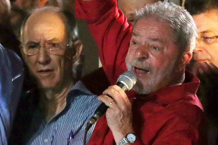 
	O ex-presidente Luiz In&aacute;cio Lula da Silva em manifesta&ccedil;&atilde;o pr&oacute;-governo em S&atilde;o Paulo. 18/03/2016
 (Paulo Whitaker/Reuters)