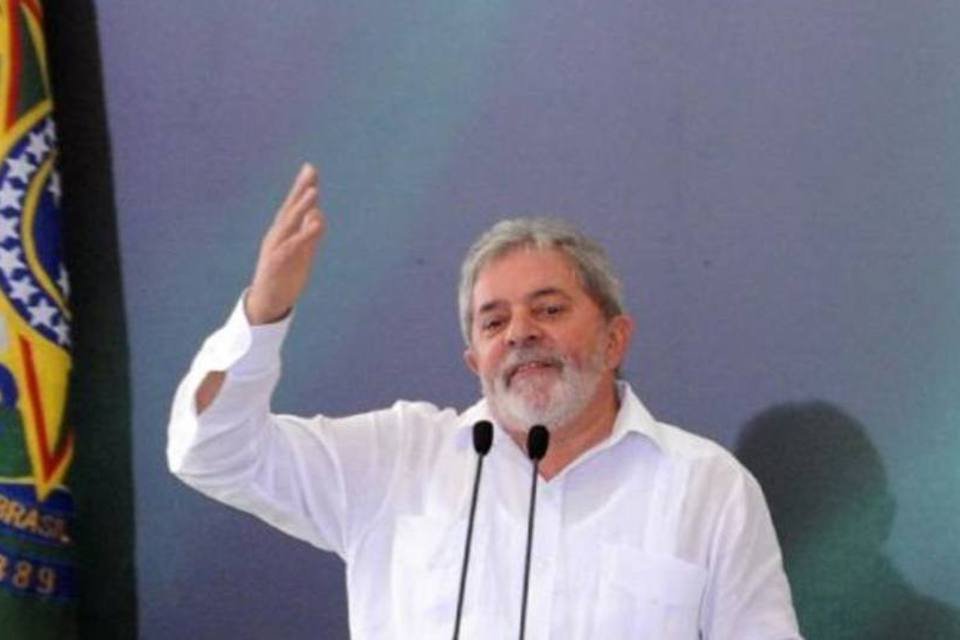 Em tratamento, Lula grava em casa programa do PT
