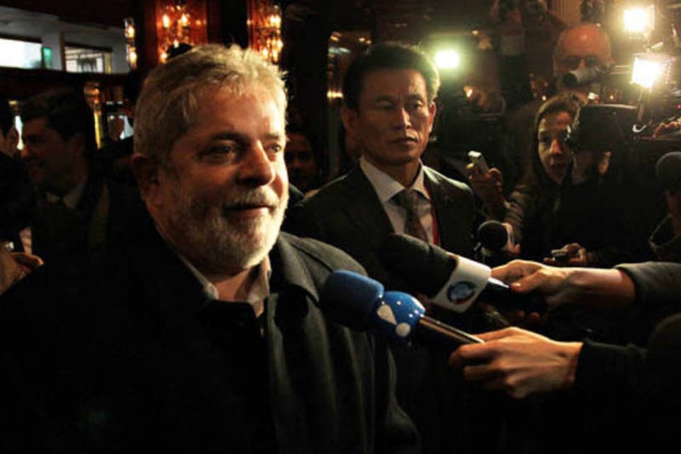 Mundo irá a falência se não estimular consumo, diz Lula