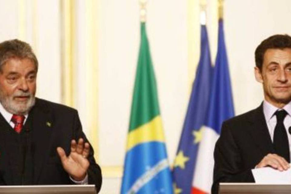Lula e Sarkozy conversam sobre acordo com Irã