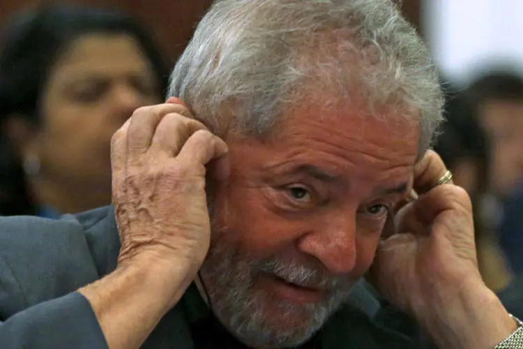 
	Efeito Lula: &agrave;s 10h35, o Ibovespa subia 5,05%, aos 49.574,30 pontos
 (REUTERS/Paulo Whitaker)