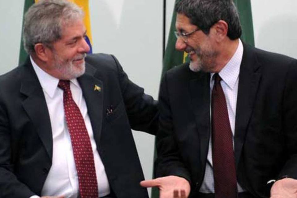 Gabrielli deve ficar no comando da Petrobras em 2011, diz jornal