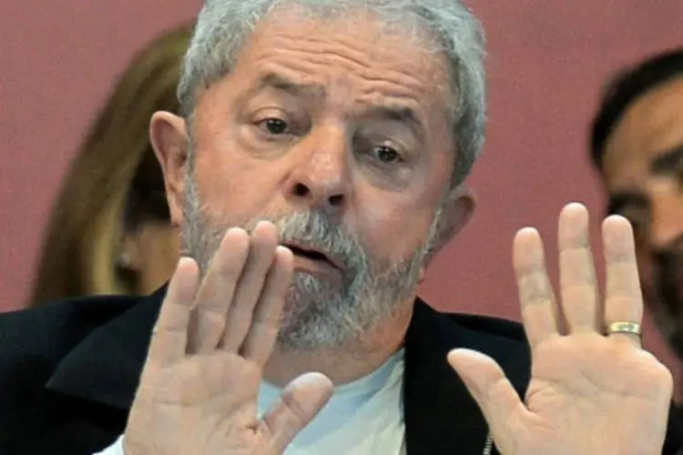 
	Depoimento de Lula: a Pol&iacute;cia Federal tamb&eacute;m j&aacute; encerrou a busca e apreens&atilde;o no apartamento do petista
 (Andressa Anholete / AFP)