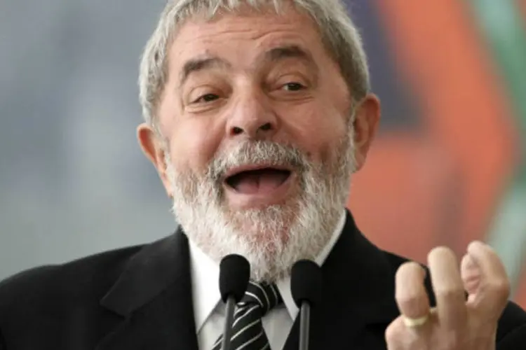 
	Lula: o ex-presidente&nbsp;reuniu-se, na noite de ter&ccedil;a-feira, em Havana, com um grupo de jovens brasileiros que foram para Cuba estudar medicina gratuitamente
 (Adriano Machado/Bloomberg)