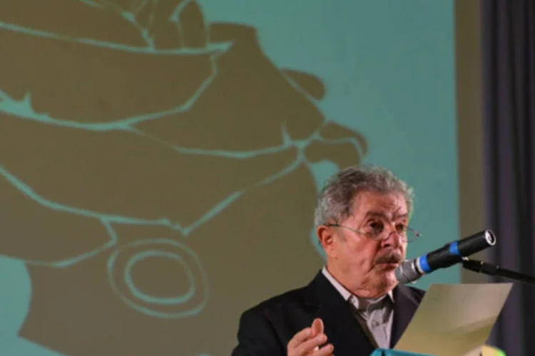 
	O ex-presidente da Rep&uacute;blica, Luiz In&aacute;cio Lula da Silva: Lula demonstrou a Vaccarezza seu descontentamento com a evolu&ccedil;&atilde;o dos trabalhos no Parlamento
 (Valter Campanato/ABr)