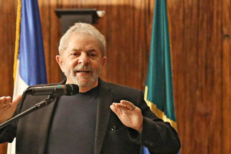 Lula aposta no diálogo contra a crise, diz prefeito