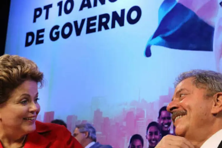 
	Lula e Dilma em evento do PT: o ex-presidente j&aacute; anunciou que em 2014 percorrer&aacute; o pa&iacute;s em uma agenda pr&oacute;pria e independente da de Dilma
 (Ricardo Stuckert/Instituto Lula)