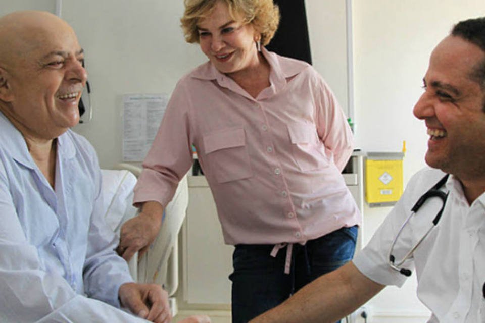No hospital, Lula recebe Ana de Hollanda e Gushiken