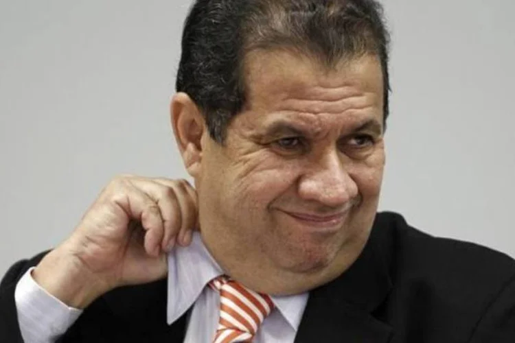 Carlos Lupi também é alvo de denúncias de corrupção envolvendo sindicatos e ONGs (Ueslei Marcelino/Reuters)