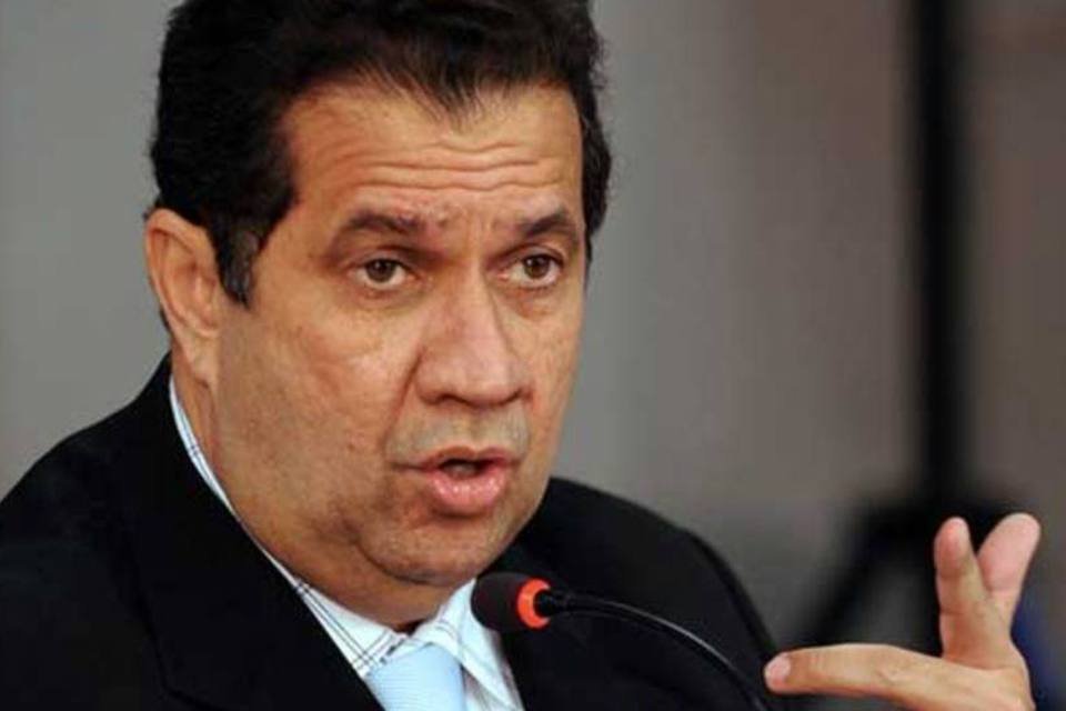 Desemprego deve fechar o ano no mesmo patamar que 2010, diz Lupi