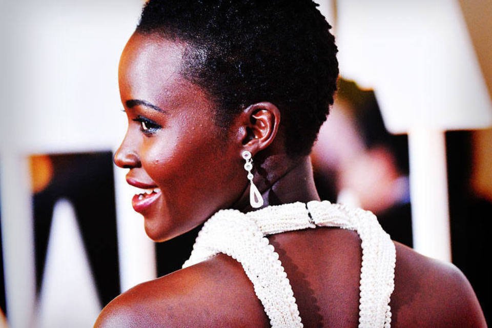 Vestido de US$ 150 mil de Lupita Nyong'o é roubado nos EUA