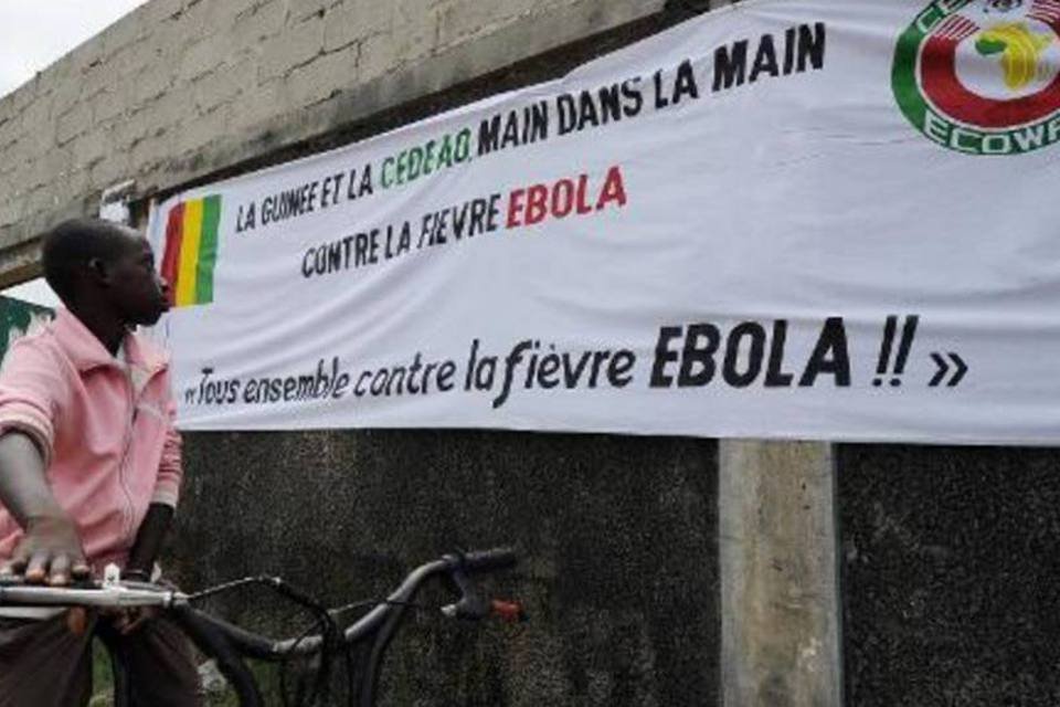 Costa do Marfim suspende voos a países afetados pelo ebola