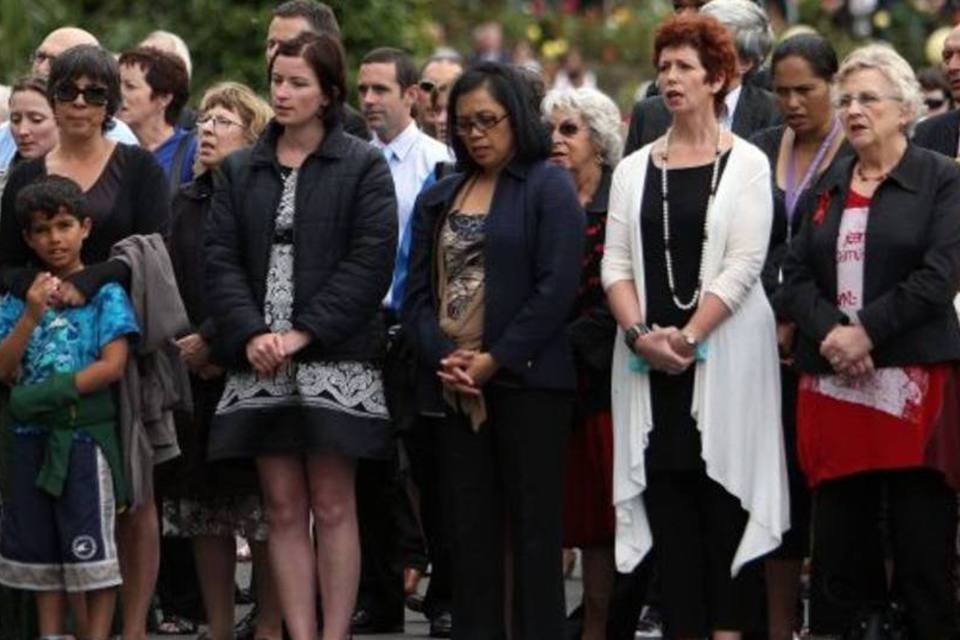 Nova Zelândia respeita 2 minutos de silêncio por vítimas de terremoto