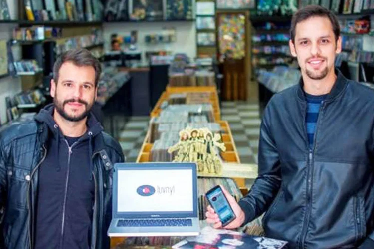Rômulo Troian e Lucas Stavitzki: a Luvnyl é voltada para quem considera discos de vinil uma cultura (Divulgação)