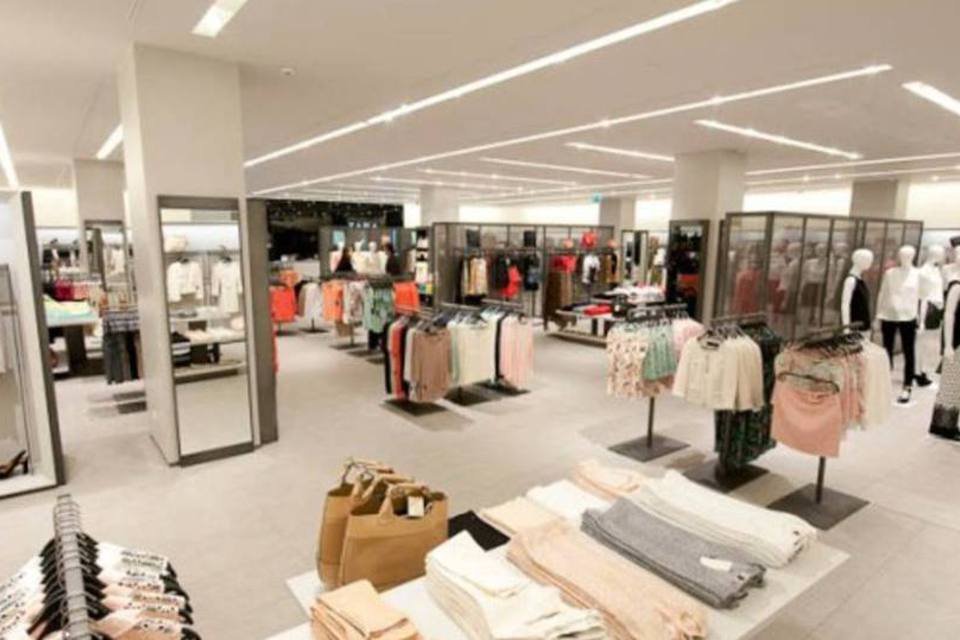 A experiência de andar num shopping vazio