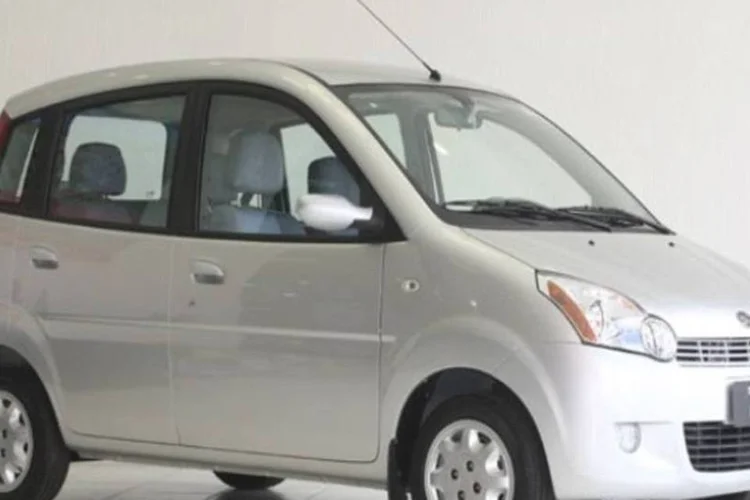 Cintos traseiros de dois pontos devem ser trocados por cintos de três pontos (Divulgação/Effa Motors)