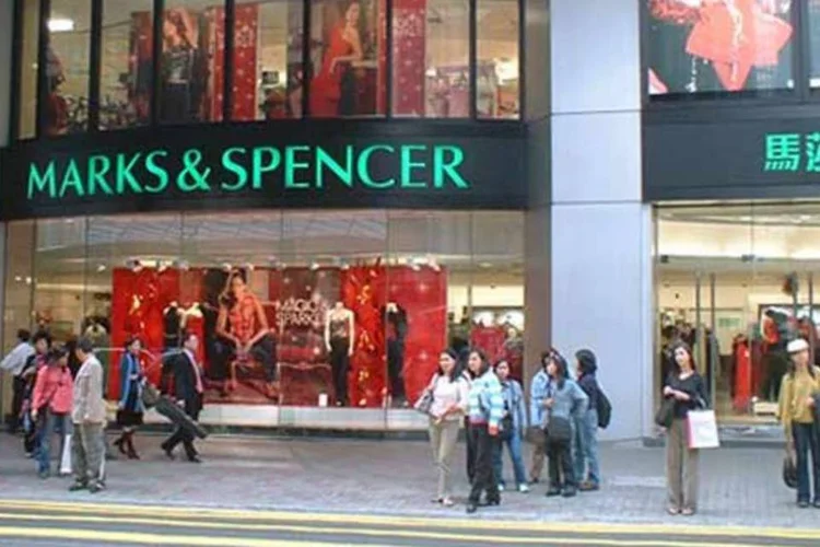 A M&S conseguiu sustentar sua recuperação, apoiada em uma estratégia de transformação do portfólio de produto (Wikimedia Commons)