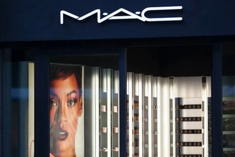 M.A.C: grife de maquiagens vai apostar em e-commerce e novas lojas para crescer no Brasil (Krisztian Bocsi/Bloomberg)