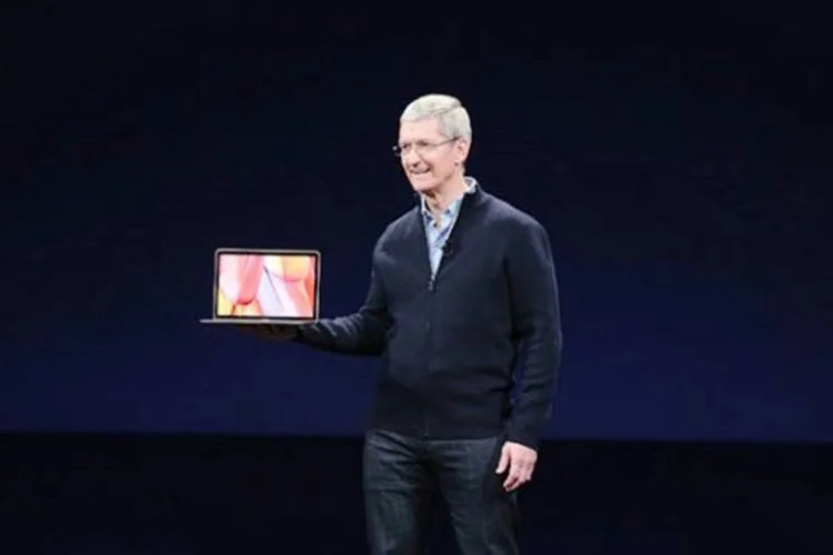 
	Tim Cook apresenta MacBook: infec&ccedil;&atilde;o se espalha de forma &aacute;gil e n&atilde;o h&aacute; uma forma de proteger o aparelho
 (Divulgação/Apple)