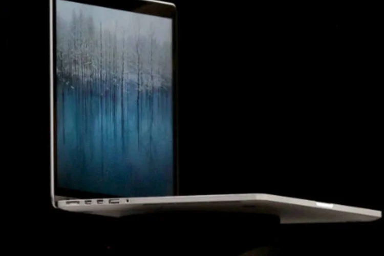 MacBook Pro com tela Retina: Comparado ao MacBook Pro de 15", houve uma redução de 37% em seu tamanho (Getty Images / Scott Olson)