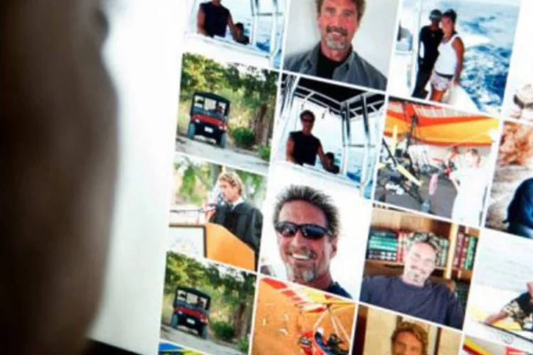 Imagens de John McAfee em seu facebook ( ©AFP / Karen Bleier)