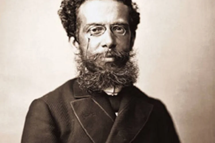 O escritor Machado de Assis, autor de Dom Casmurro (entre outros clássicos da Língua Portuguesa): ao se referir a algo relacionado ao passado, use a conjugação "há" do verbo "haver", como na frase "Li Dom Casmurro há (faz) dez anos." (Wikimedia Commons/Wikimedia Commons)