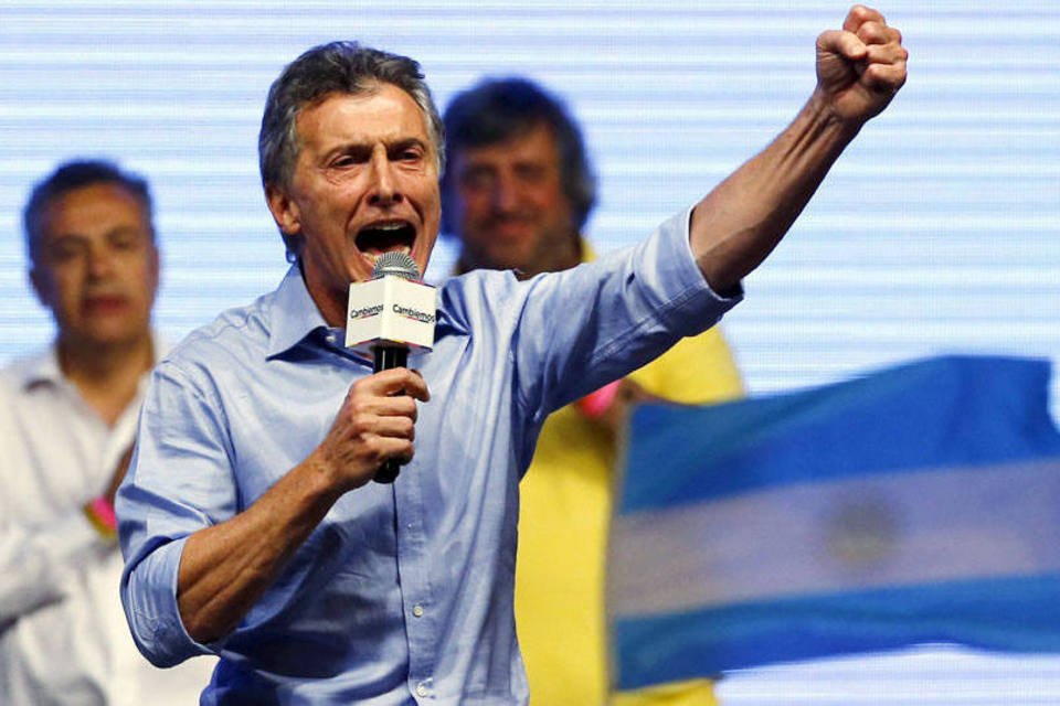 Macri promete "negociação dura" sobre calote da Argentina