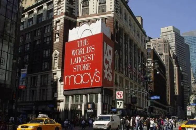 
	Loja da Macy&#39;s: companhia teve lucro l&iacute;quido de 177 milh&otilde;es de d&oacute;lares, ou 0,47 d&oacute;lar por a&ccedil;&atilde;o no trimestre, ante 145 milh&otilde;es de d&oacute;lares, ou 0,36 d&oacute;lar por a&ccedil;&atilde;o, um ano antes
 (Wikimedia Commons)