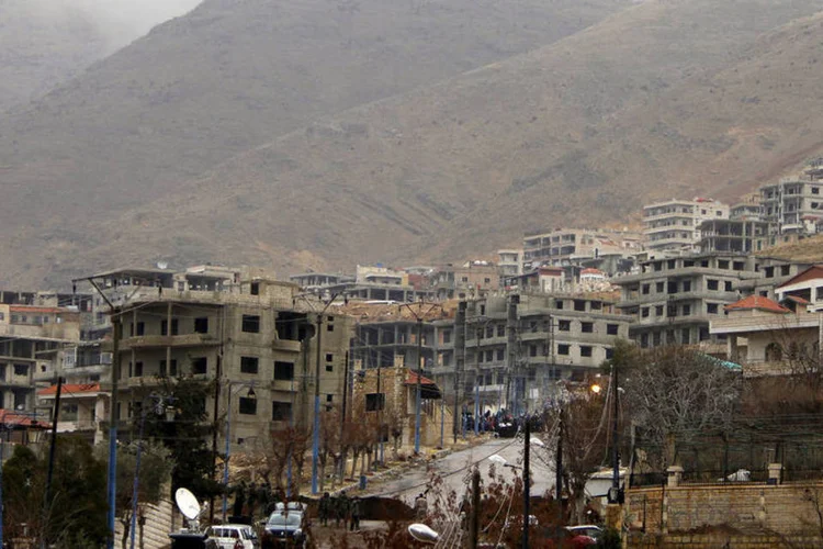 
	Madaya: a ONU confirmou que uma equipe conjunta distribuiu combust&iacute;vel em Madaya, e outro distribuiu alimentos e rem&eacute;dios em Al Zabadani
 (Omar Sanadiki / Reuters)